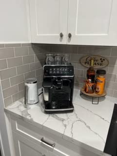 Philips 3200 Series Fully Automatic Espresso Machine, LatteGo Milk Frother, 5 Coffee Varieties, Intuitive Touch Display, 100% Ceramic Grinder, AquaClean Filter, My Coffee Choice, Black (EP3241/54) customer photo 2