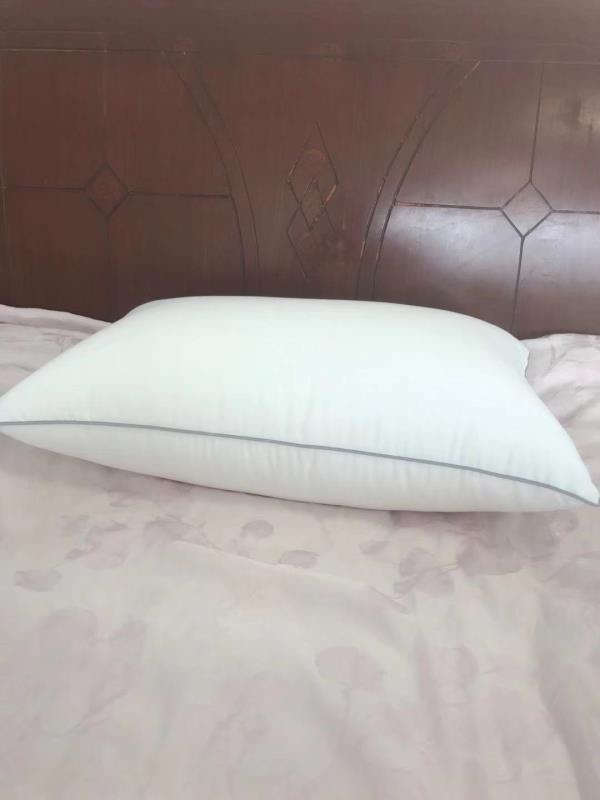 HIMOON Bed Pillows for Sleeping 2 Pack,Standard Size Cooling Pillows Set of 2,Top-end Microfiber Cover for Side Stomach Back Sleepers customer photo 2