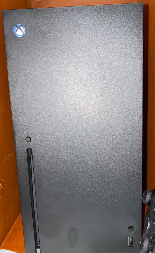 Xbox Series X | Disc Gaming Console | 1TB SSD customer photo 2