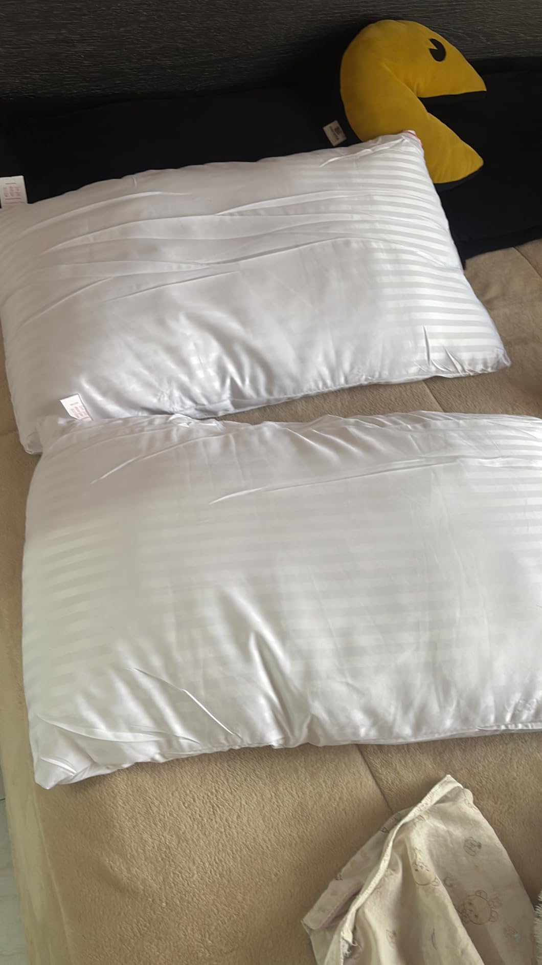 EIUE Hotel Collection Bed Pillows for Sleeping 2 Pack Queen Size,Pillows for Side and Back Sleepers,Super Soft Down Alternative Microfiber Filled Pillows,20 x 30 Inches customer photo 2