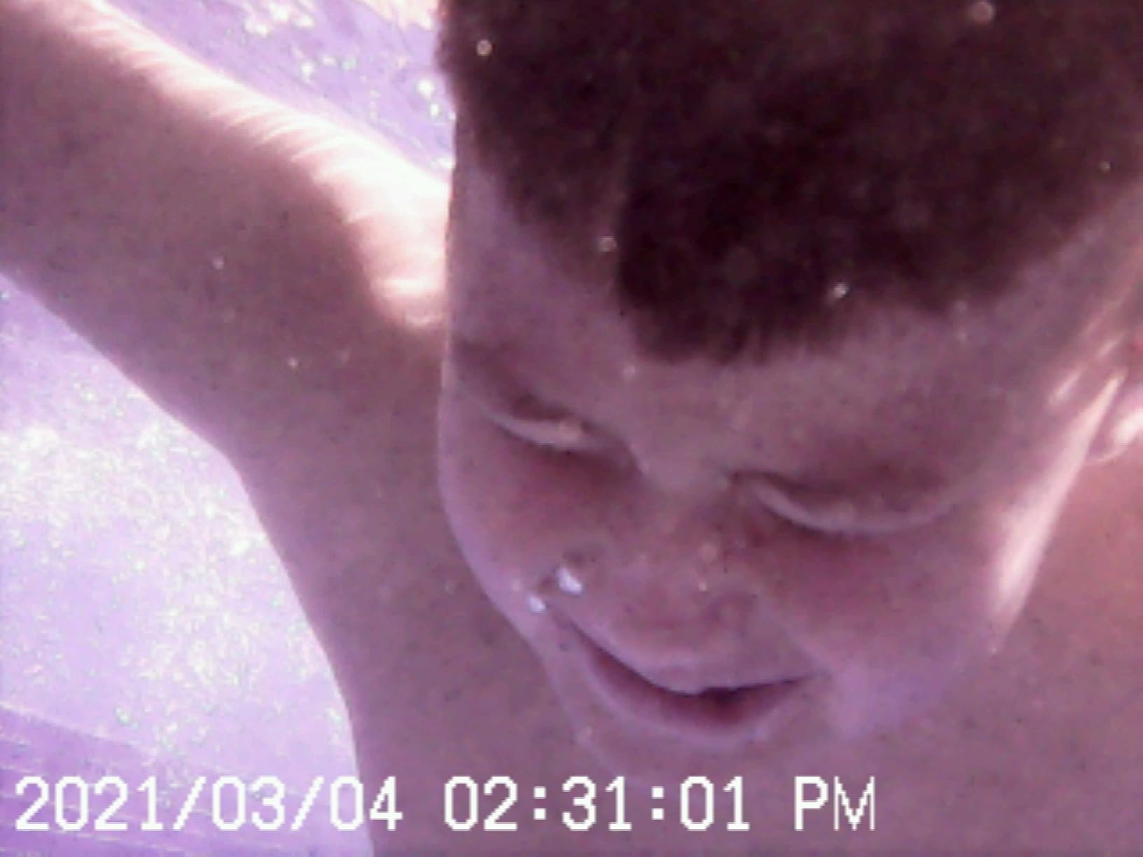 GKTZ Kids Waterproof Underwater Camera 1080P 4X Zoom 2