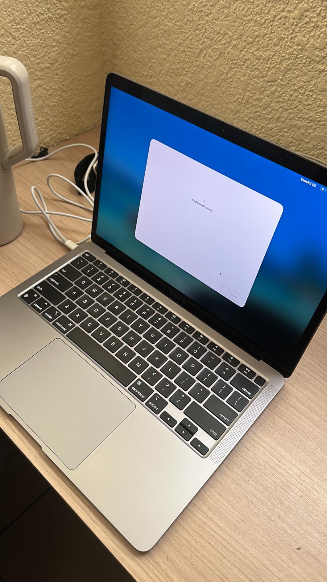 Late 2020 Apple MacBook Air with Apple M1 Chip (13.3 inch, 8GB RAM, 128GB SSD) Space Gray (Renewed) customer photo 1