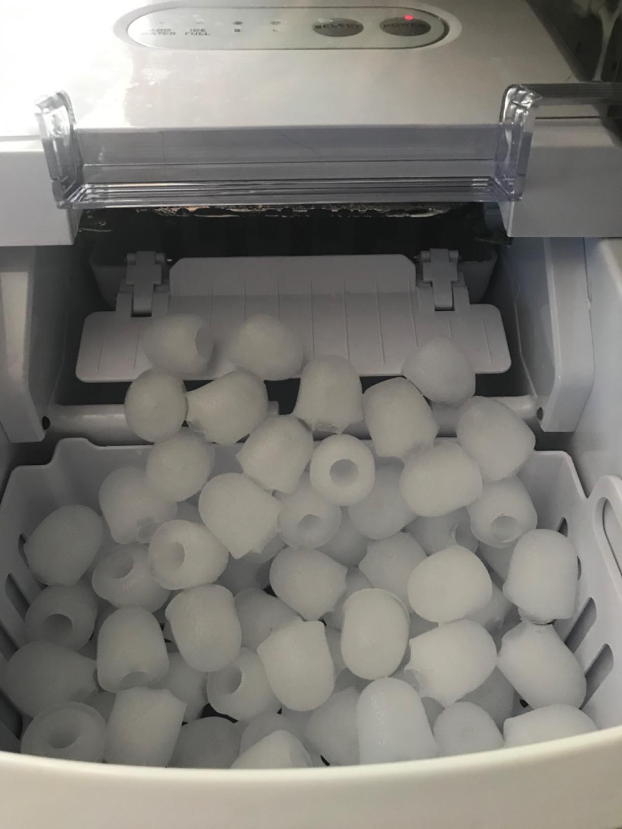 Igloo Handled Portable Ice Maker with Scoop - Ice Maker with LED Control Panel & 1 Quart Water Tank - Ice Cube Maker Produces 26 Lbs. of Ice in 24 Hours with 9 Large or Small Cubes In 7 Minutes- Black customer photo 2