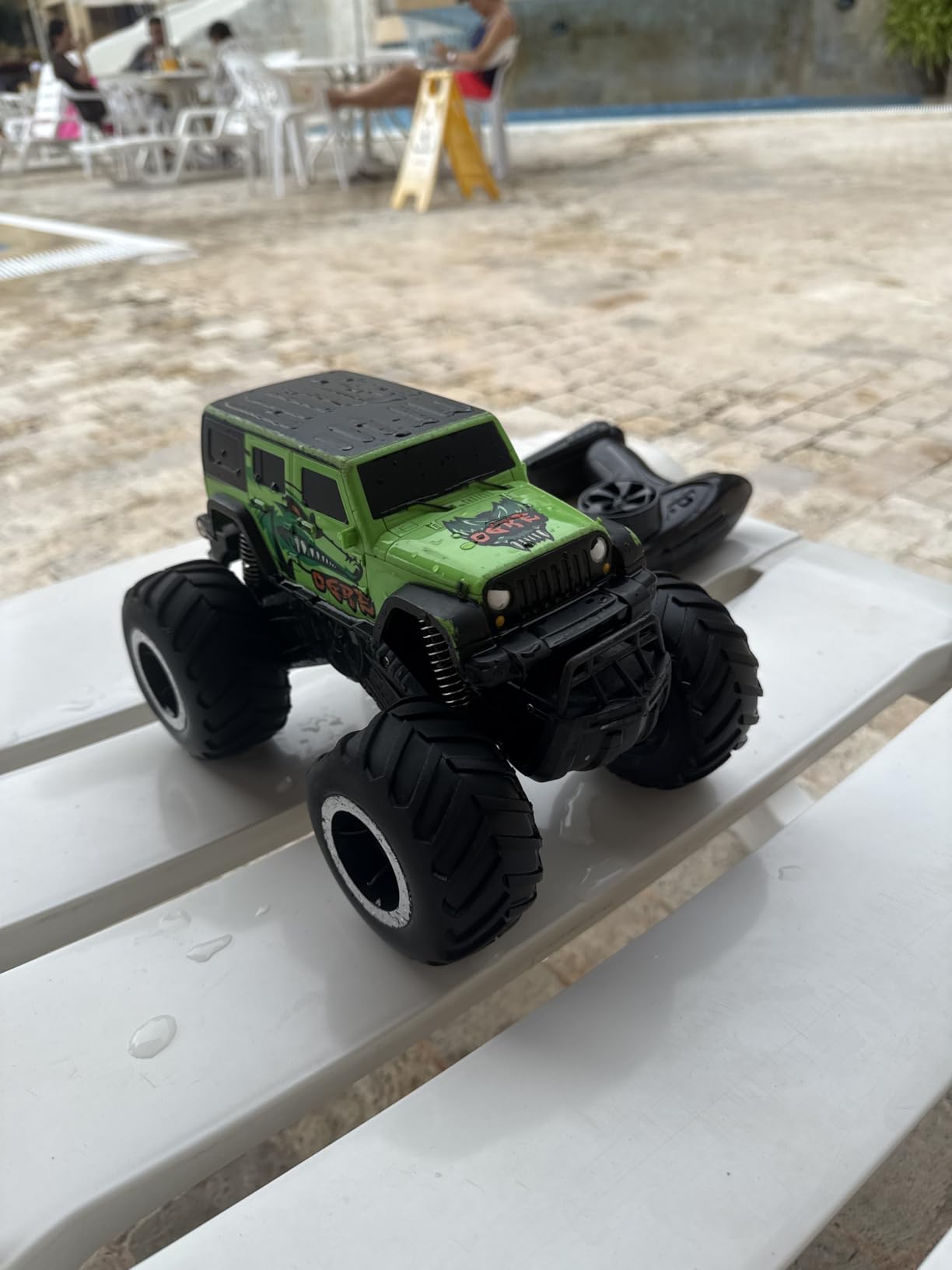 STEMTRON Amphibious RC Car 1:16 4WD Waterproof Monster Truck customer photo 1