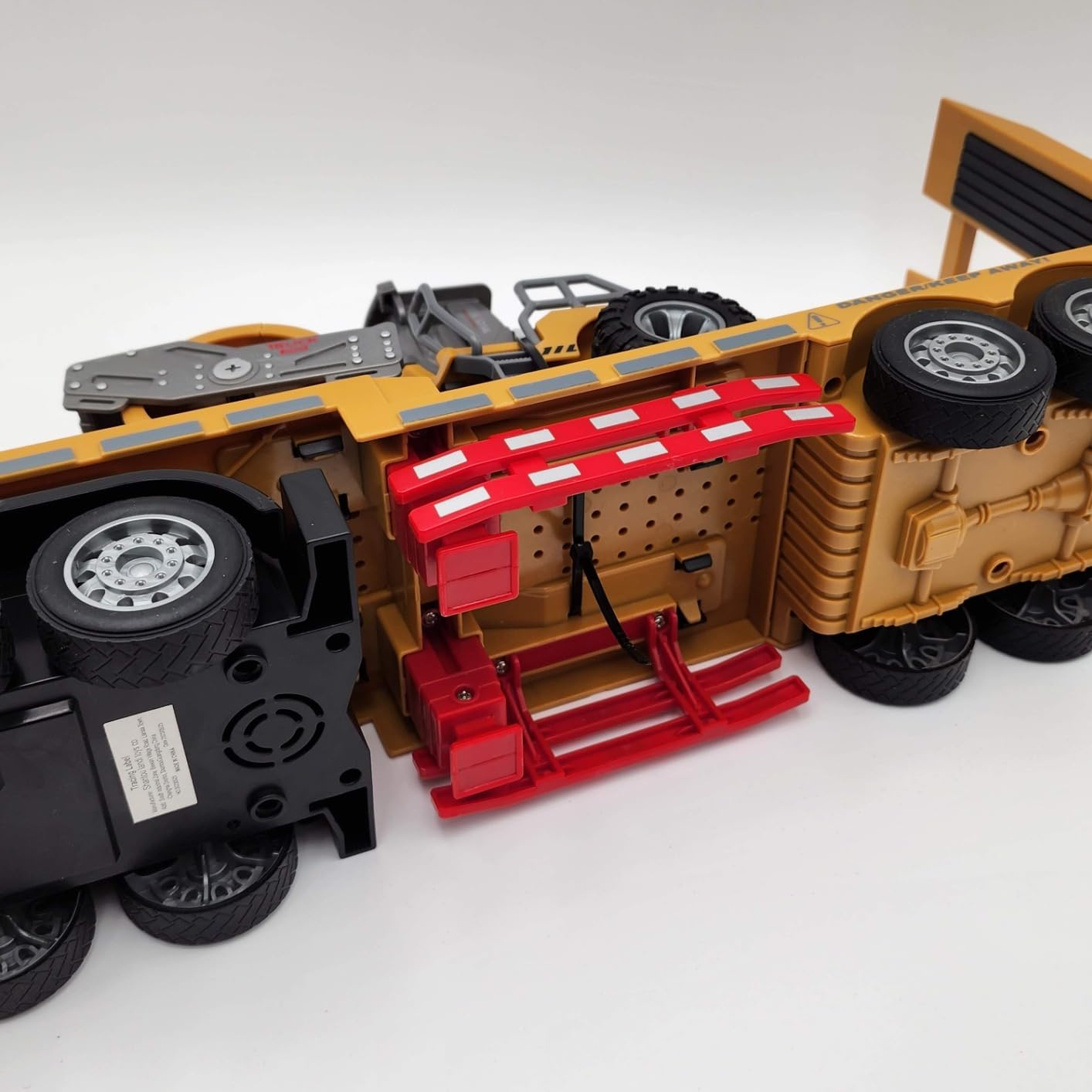 Fistone RC Semi Truck with Trailer, 1:24 RC Semi-Trailer Engineering Tractor with Sound and Lights, 2.4Ghz Remote Control Flatbed Truck with Road Roller Toys, Construction Vehicles Toy for Boys customer photo 2