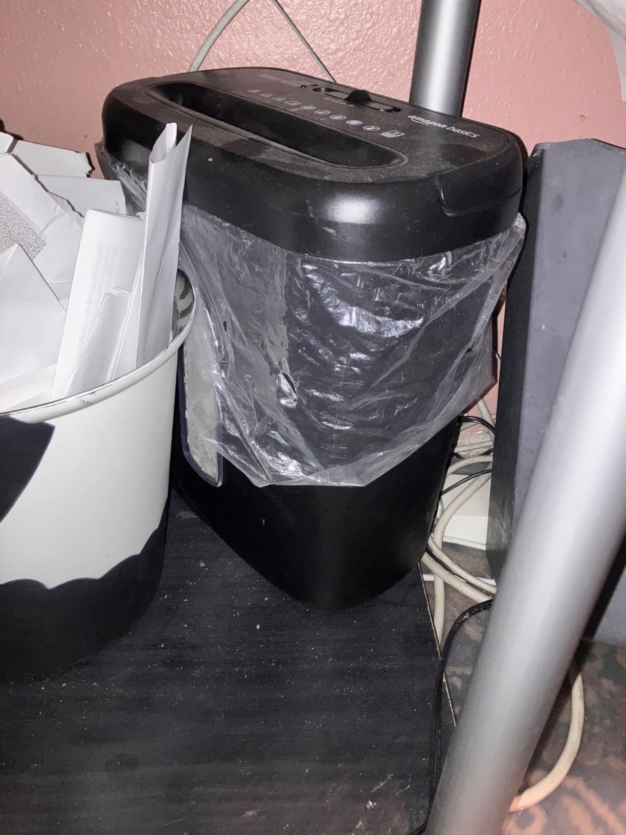 Amazon Basics 8-Sheet High Security Cross Cut Paper and Credit Card Shredder with P-4 Security, Auto Shut-off, Black customer photo 2