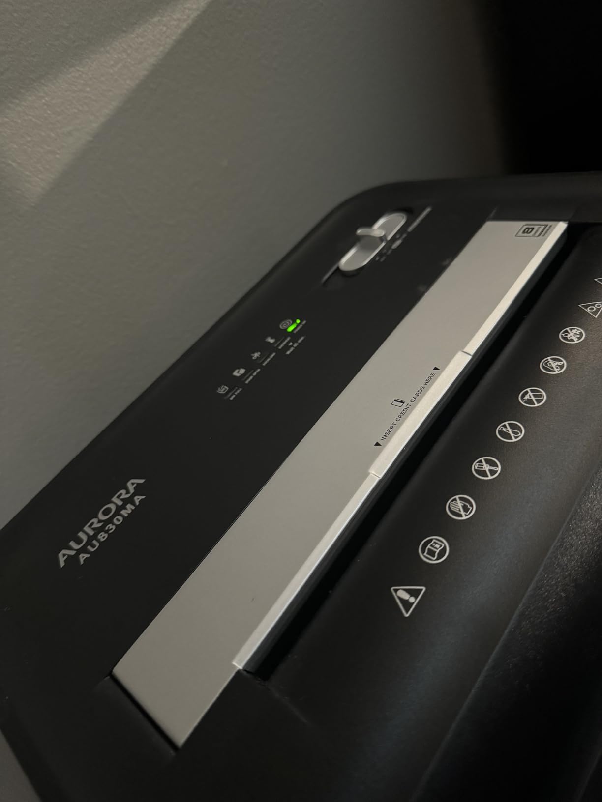 Aurora AU830MA High-Security 8-Sheet Micro-Cut Paper and Credit Card Shredder/ 20 Minutes/Security Level P-5 customer photo 1