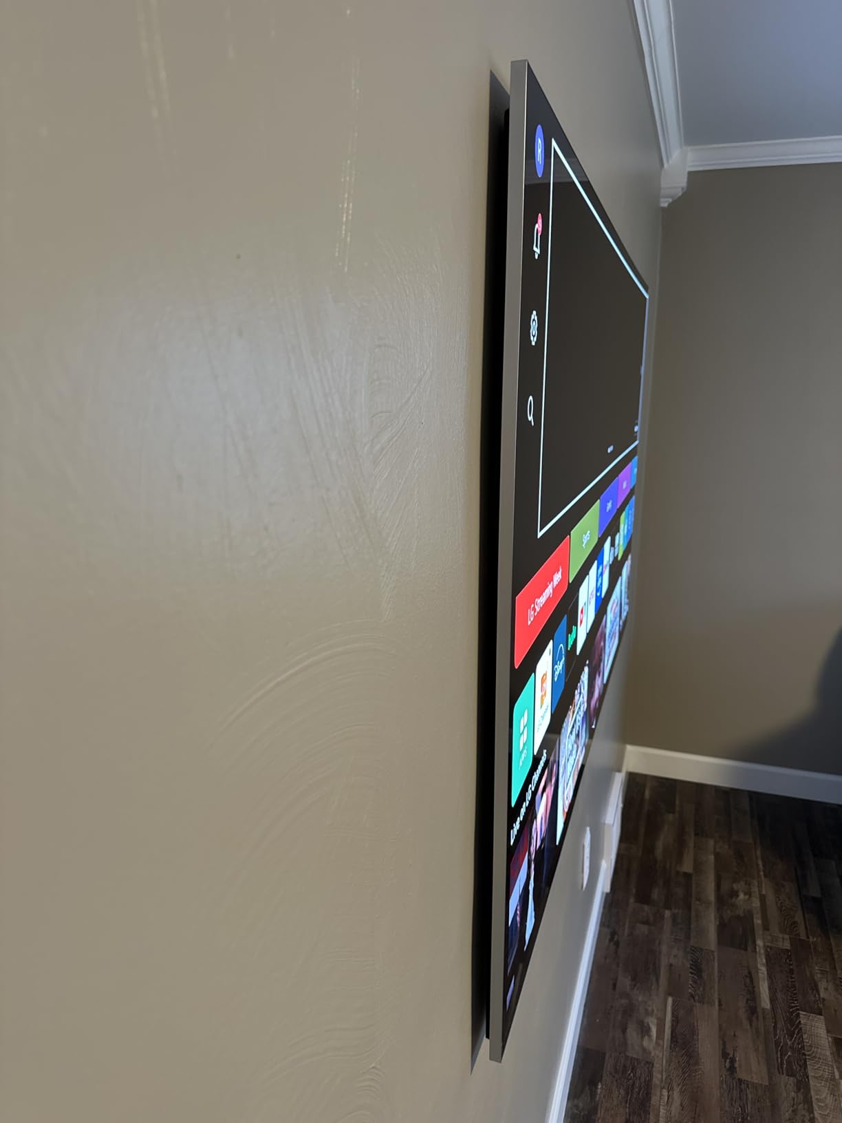 LG 77-Inch Class OLED evo G4 Series Smart TV 4K Processor Flat Screen with Magic Remote AI-Powered with Alexa Built-in (OLED77G4WUA, 2024) customer photo 2