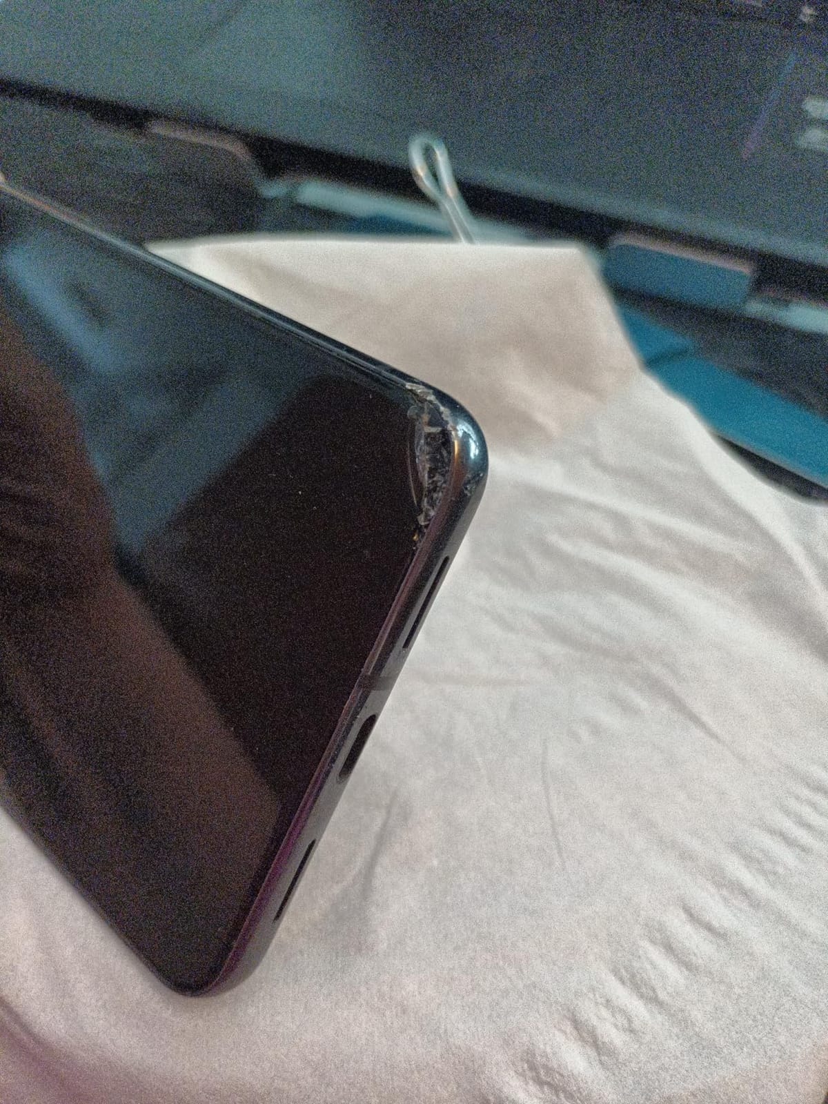 Google Pixel 8 Pro, 256GB, Obsidian - Unlocked (Renewed) customer photo 1