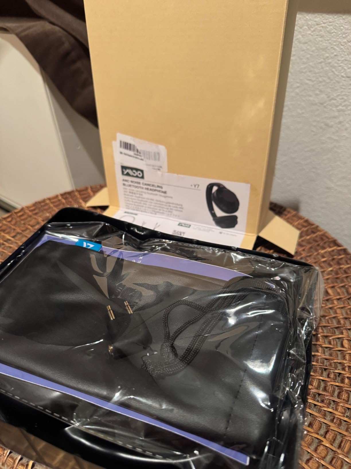 YMOO Active Noise Cancelling Headphones for Airplane Travel customer photo 2