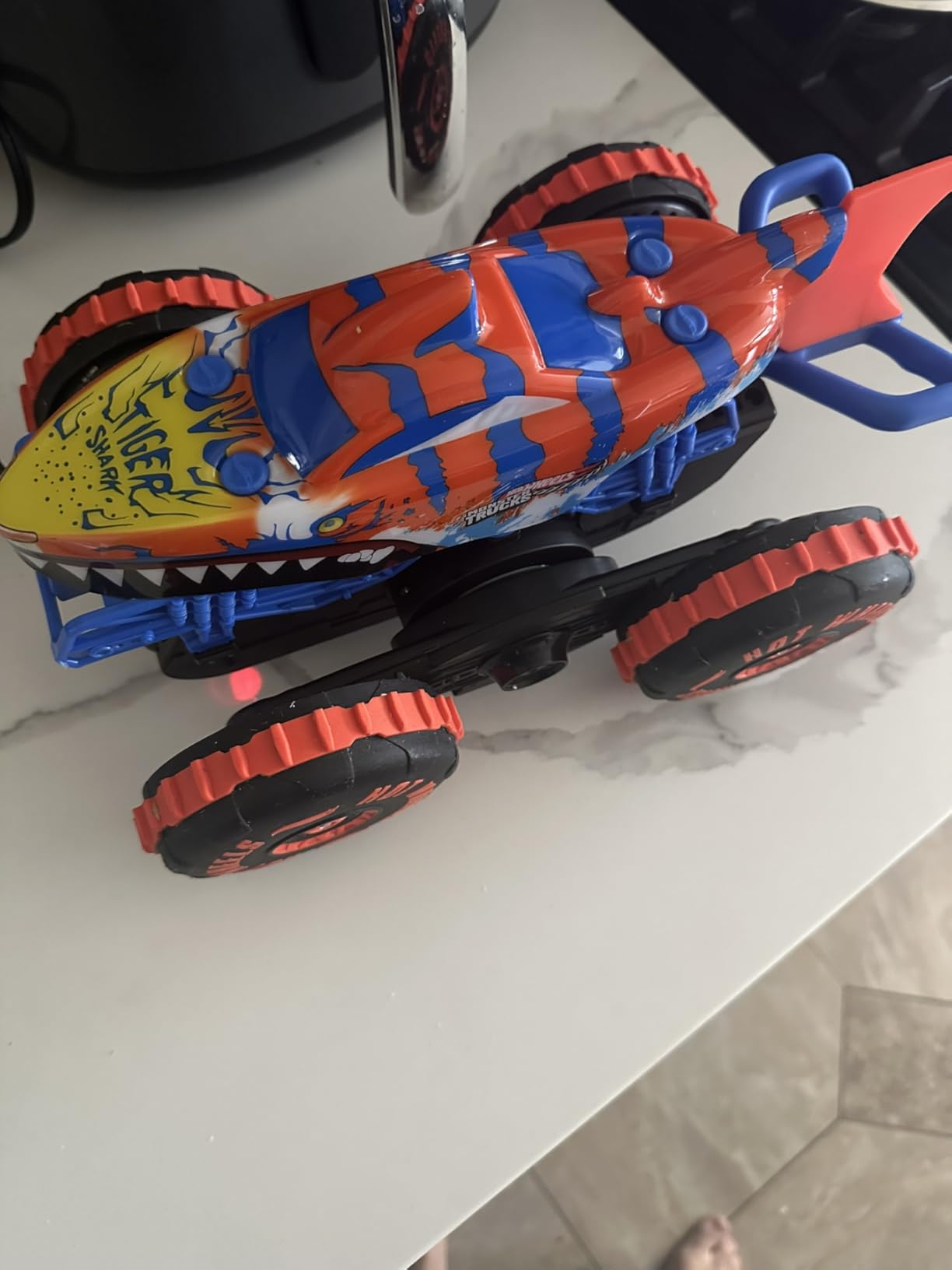 Hot Wheels Monster Trucks RC Tiger Shark Climber customer photo 2