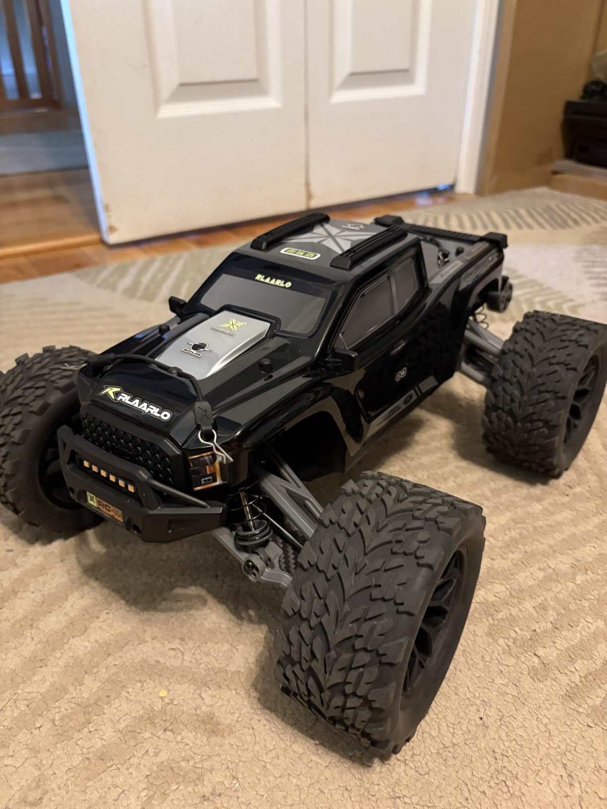 RIAARIO 1/10 Brushless RC Cars, 50+ MPH, 4WD, Waterproof, Carbon Fiber customer photo 1