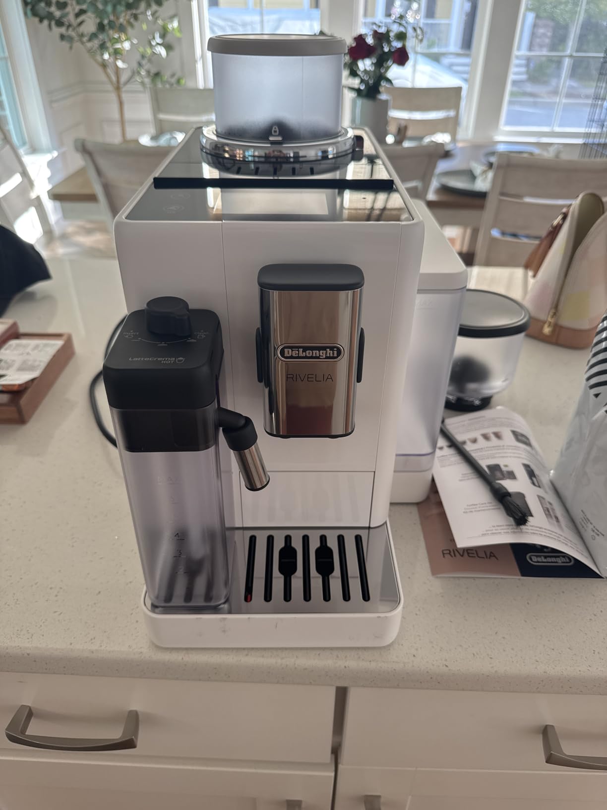 De'Longhi Rivelia Automatic Espresso Machine, Milk Frother, White customer photo 1