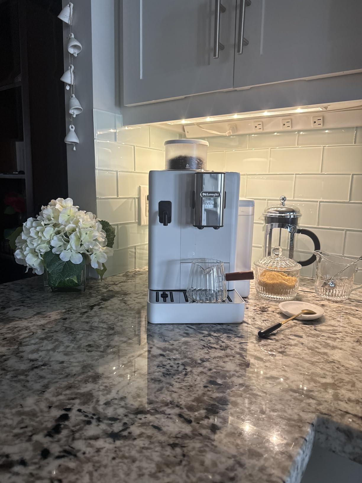 De'Longhi Rivelia Automatic Espresso Machine, Milk Frother, White customer photo 2