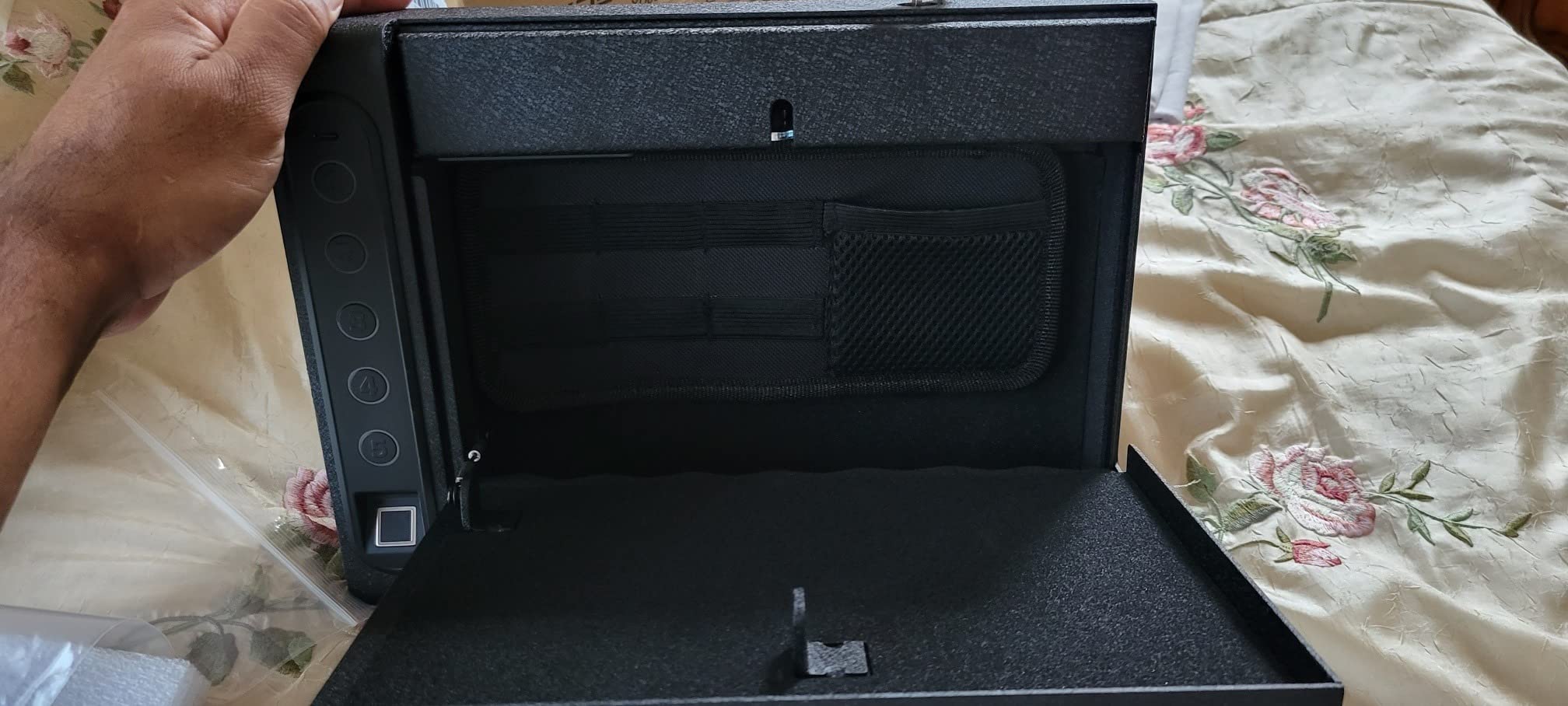 XDeer Biometric Wall Safe with Gas Strut for Quick Access customer photo 1