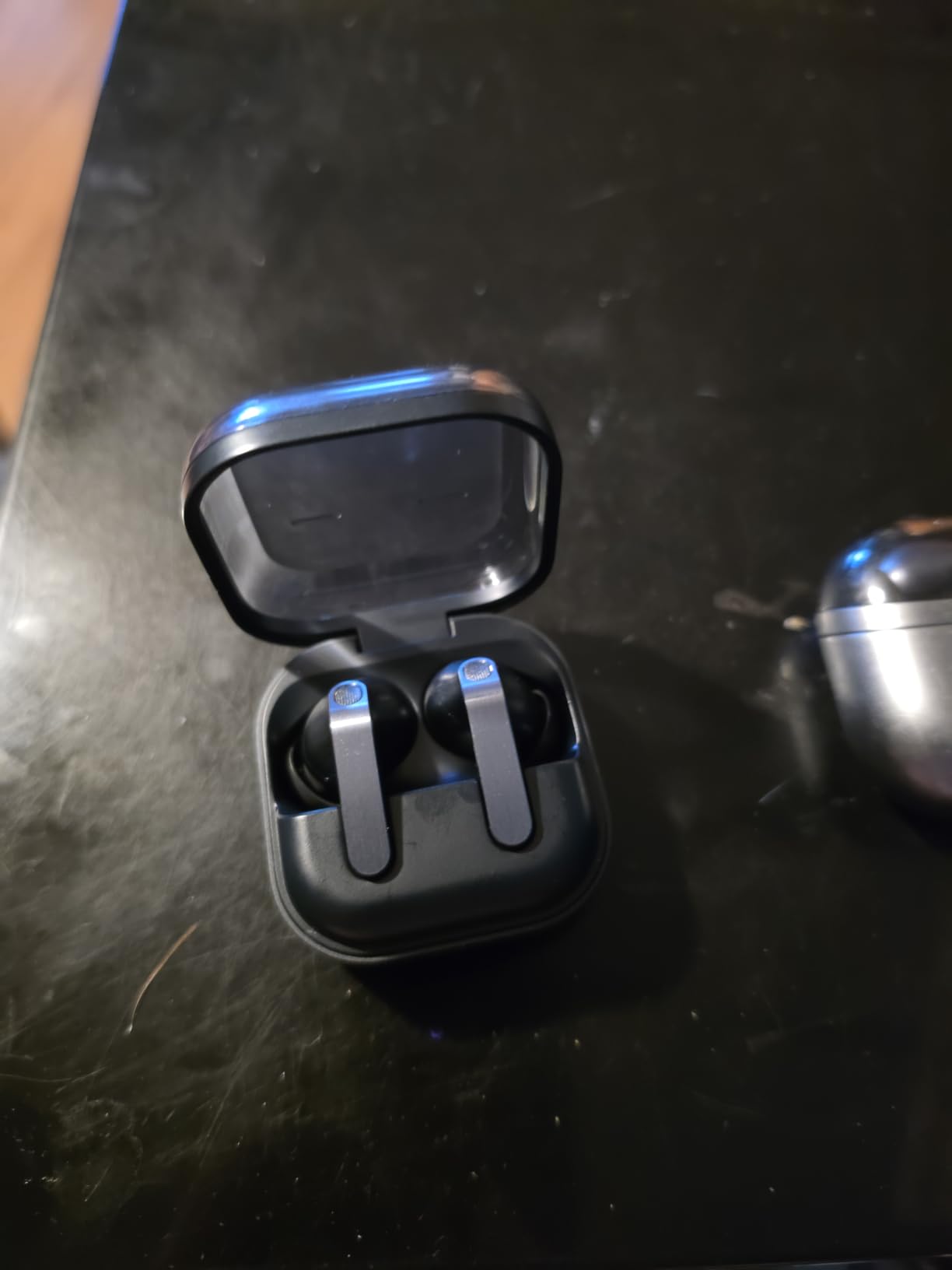 Samsung Galaxy Buds 4 Pro (2026) AI True Wireless Bluetooth Earbuds, White customer photo 1