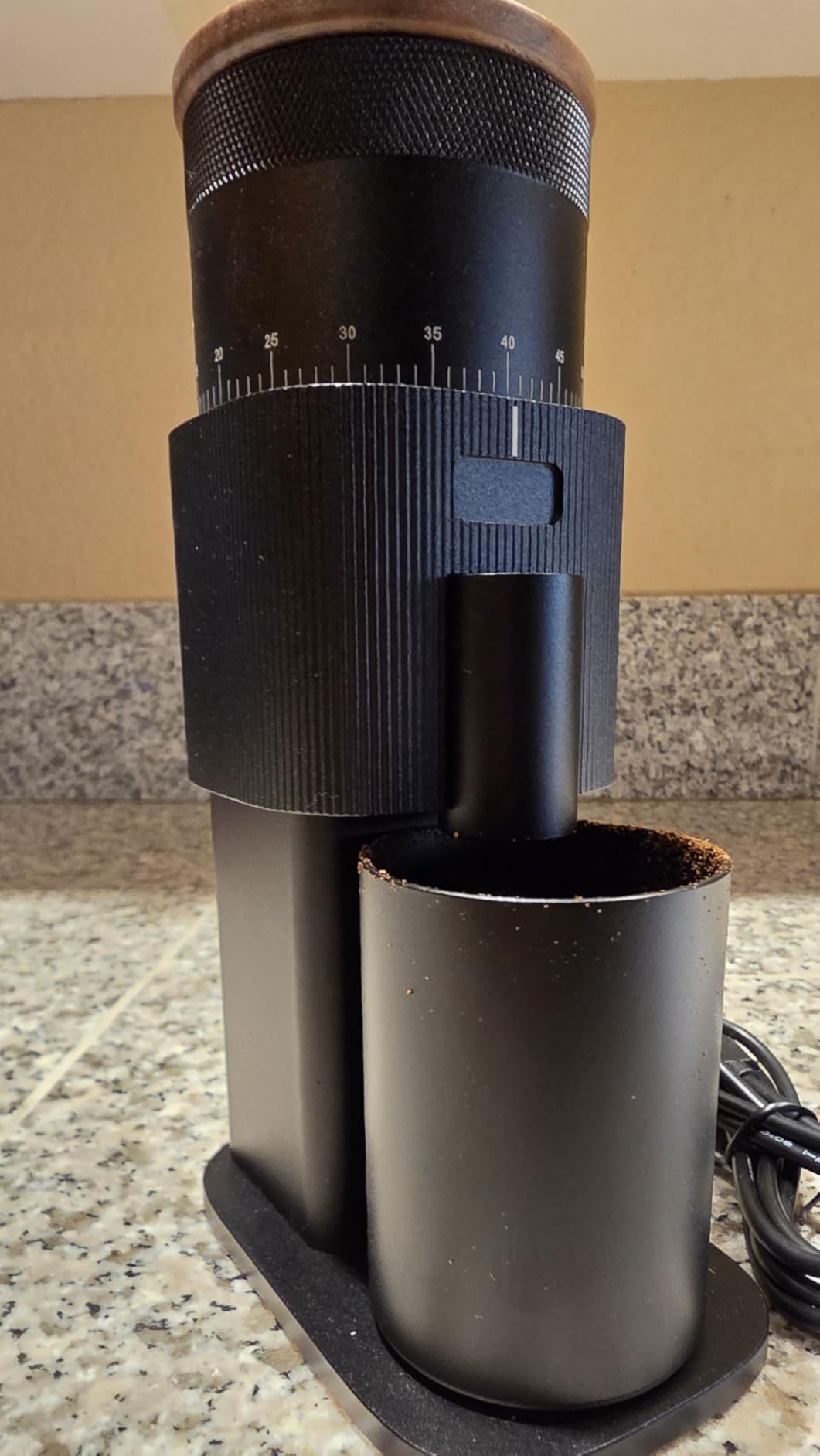 SHARDOR All-Metal Single-Dose Coffee Grinder – Quiet DC Motor, Home-use Espresso Grinder, Burr Coffee Grinder, with 80 Settings and an LED Power Display, White customer photo 1