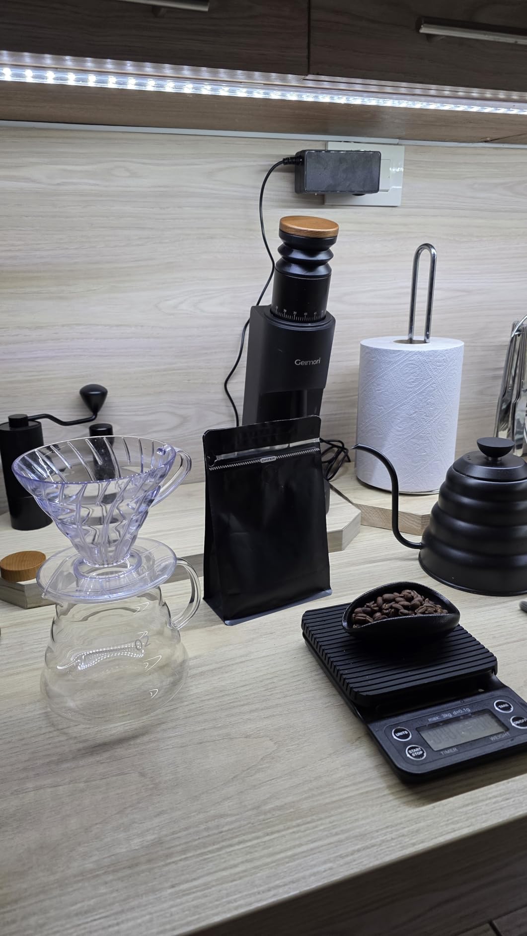 Single Dose Coffee Grinder,Wirsh Geimori GU38 Coffee Grinder with 38mm 6-Core Stainless Steel Conical Burr, 0.02mm Stepless Adjustment, Low Retention Espresso Grinder with Magnetic Dosing Cup,White customer photo 1