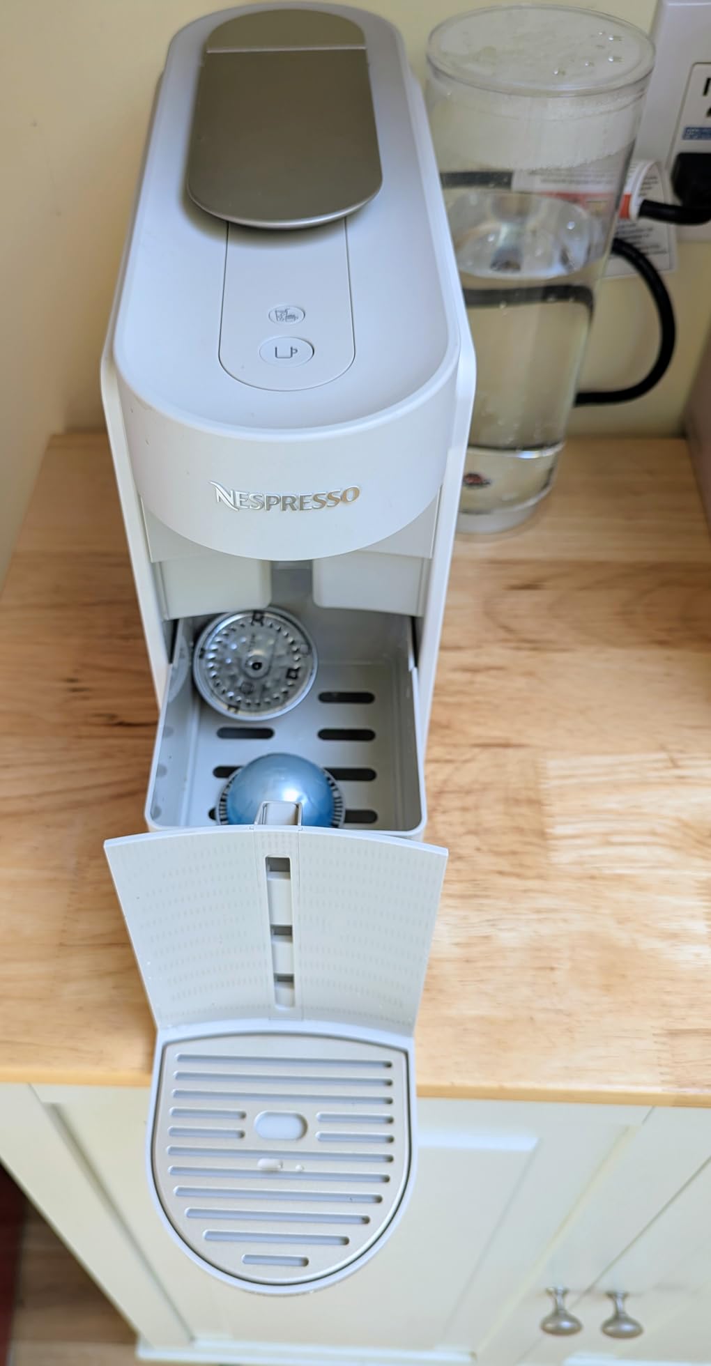 Nespresso Vertuo Up Coffee & Espresso Maker by De'Longhi, Grey customer photo 2