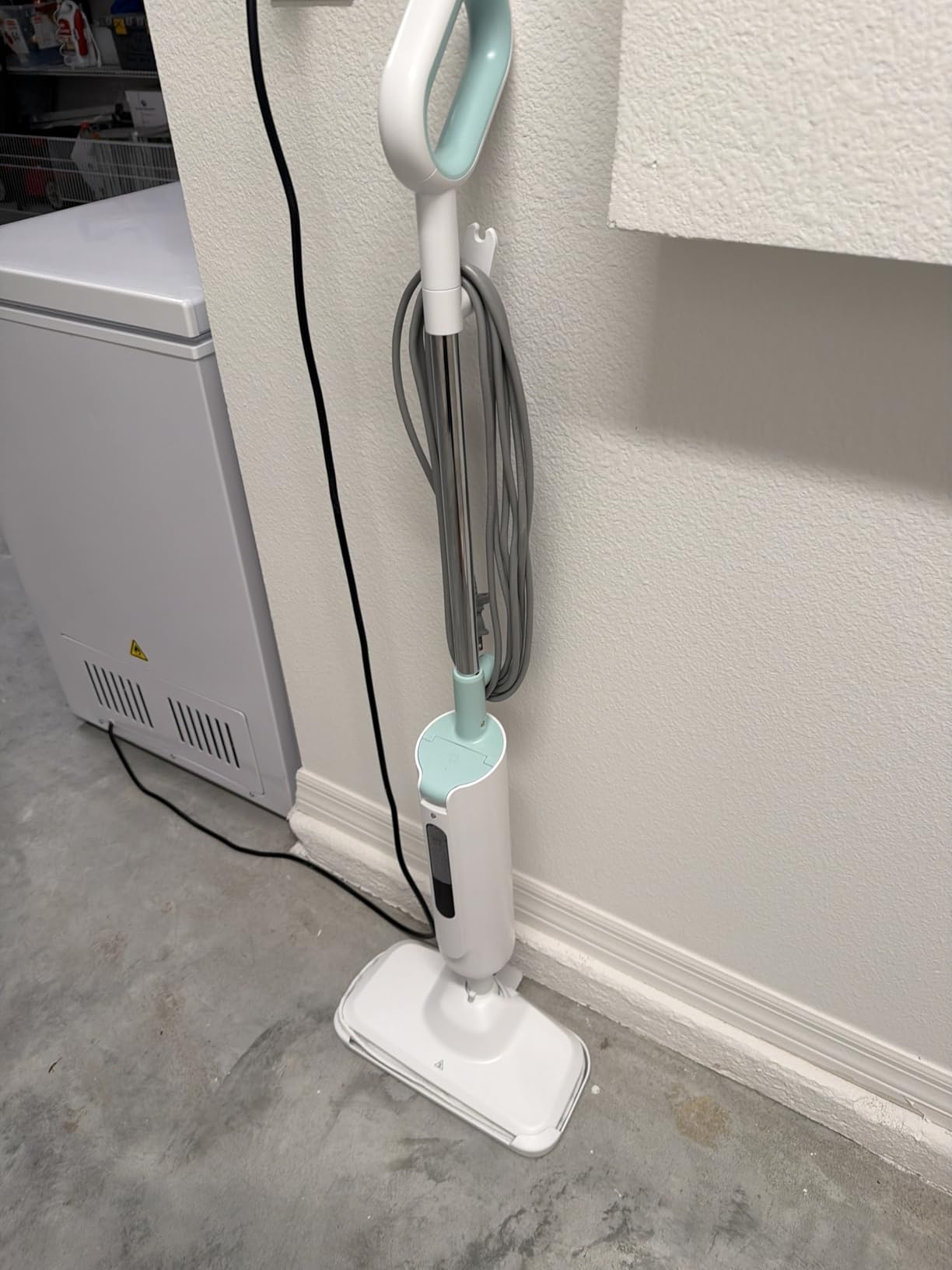 NEWBULIG 14-in-1 Steam Mop, Powerful Detachable Handheld Steam Cleaner for Floor Cleaning with 2 Washable Pads, 16.4 FT Cord, Multi-Purpose Floor Steamer for Hardwood, Clothes, Carpet, Tile, Grout customer photo 1