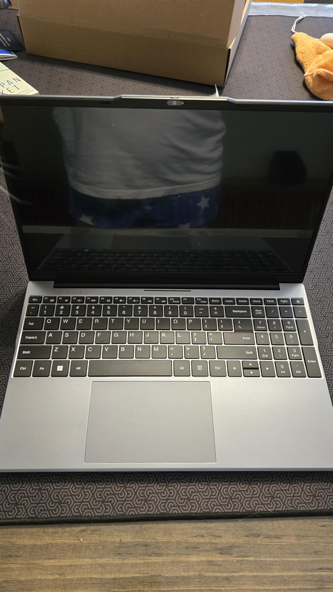 15.6 inch Laptop, Core 8100Y, 4GB So-Dimm RAM, 128GB SSD, Windows 11 customer photo 2